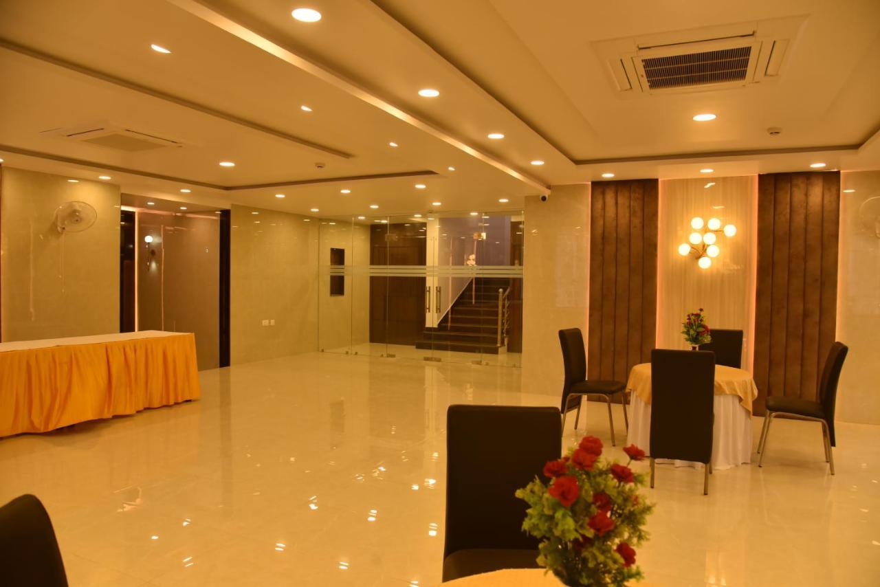 Hotel Nexus L Hotels In Charbagh Lucknow Exterior foto